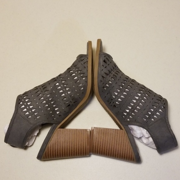 Indigo Rd. Gray Suede Lattice Peep Toe Bootie - Picture 6 of 8